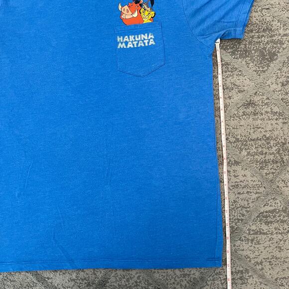 Disney Hakuna Matata T-shirt size Medium - Picture 6 of 8